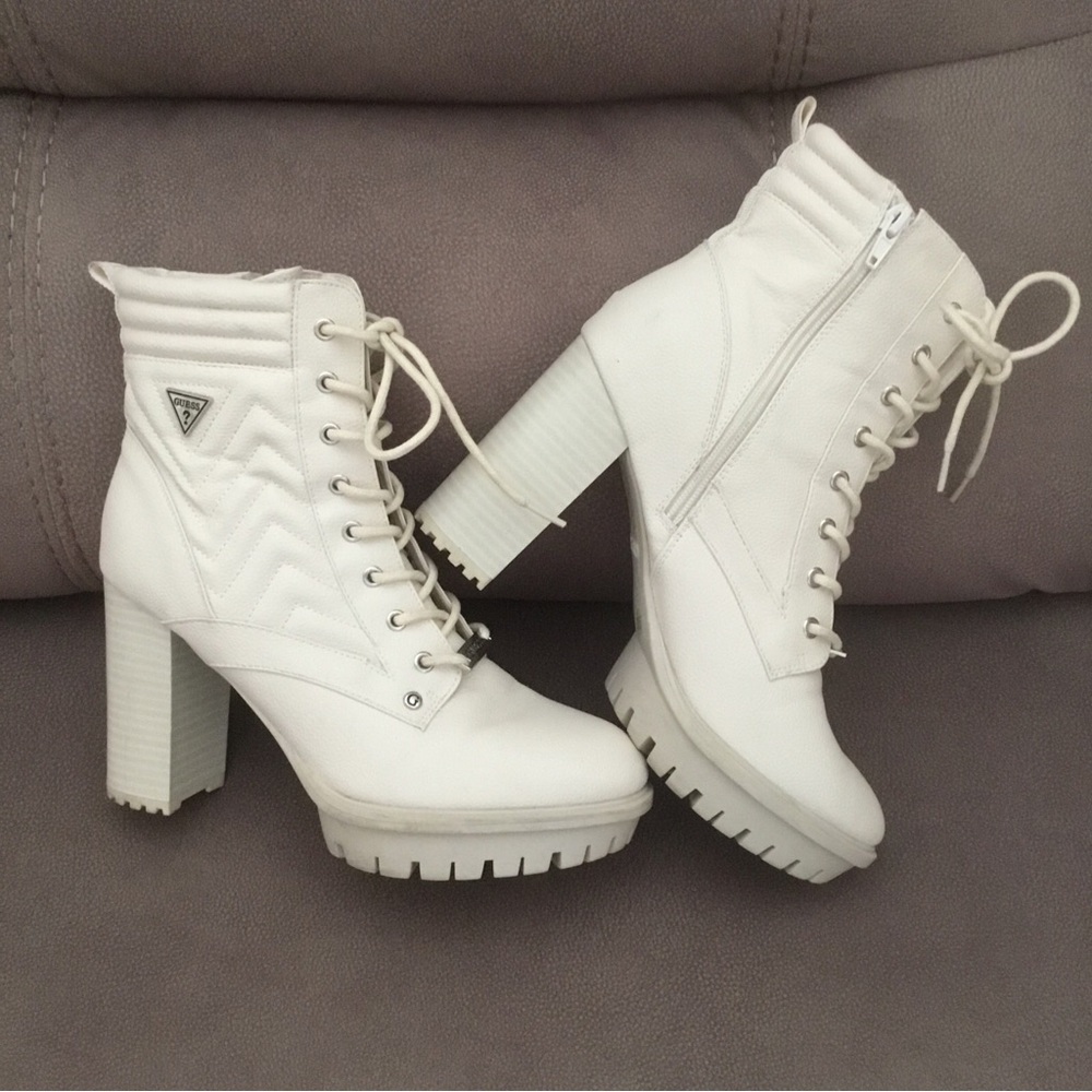 GUESS Manners Size 9 Platform 4” Heel Lace-Up Zip Boots Beige EUC
